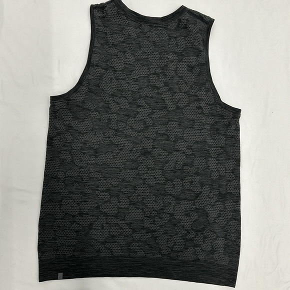 Lululemon | Breeze By Muscle Tank Polar Spots Titanium / Black - Sleeveless - Picture 6 of 7